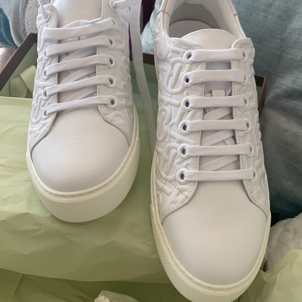 All white Burberry sneakers - Picture 7 of 13